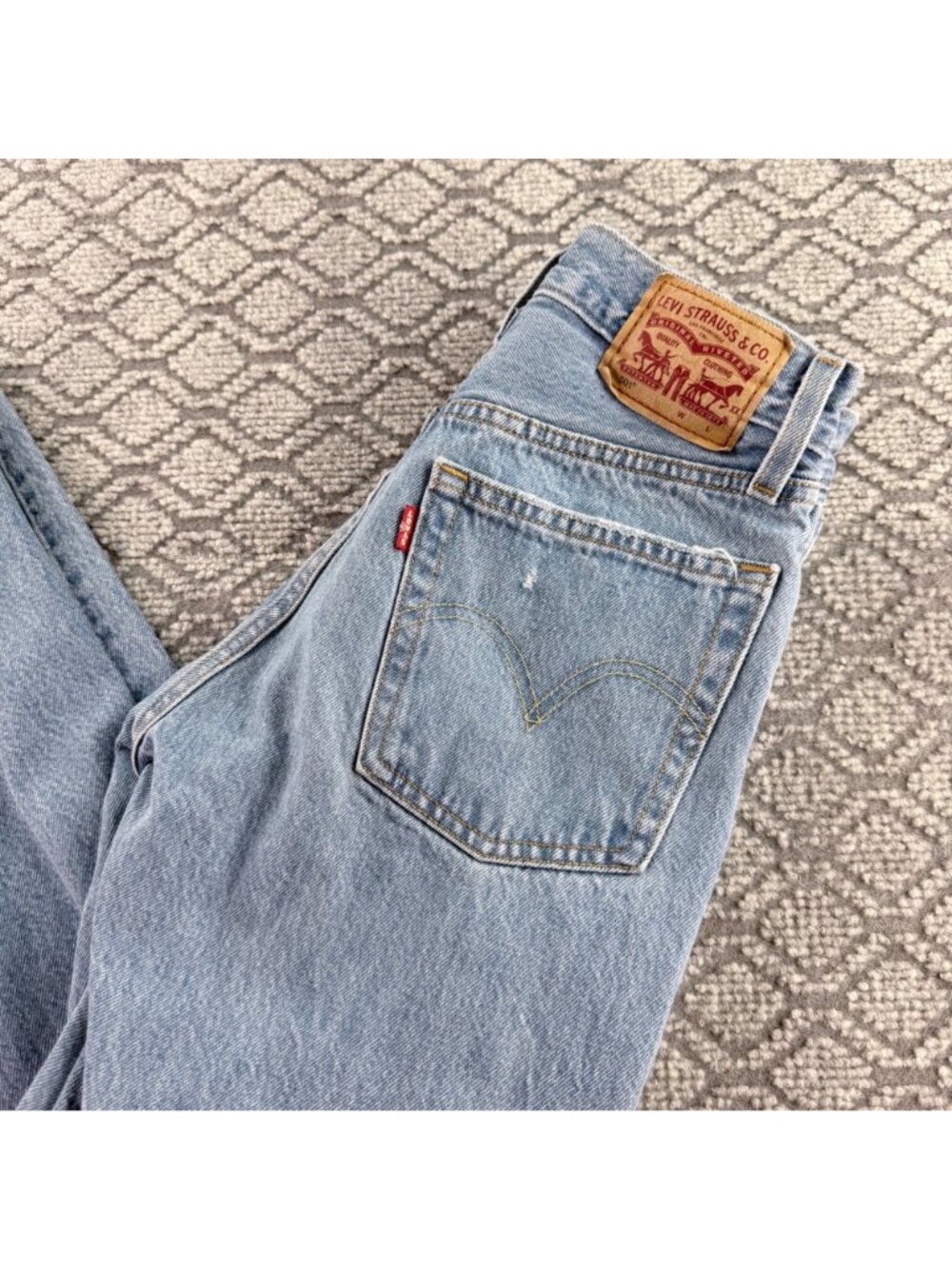 Levi’s 501 Distressed Light Wash Straight Leg Denim Jeans Size W24 L26 - Picture 2 of 16
